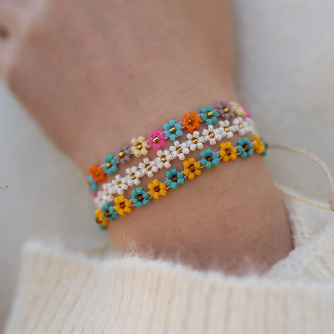 Kelopak Daisy Chain Beaded Bracelet - Sax Style
