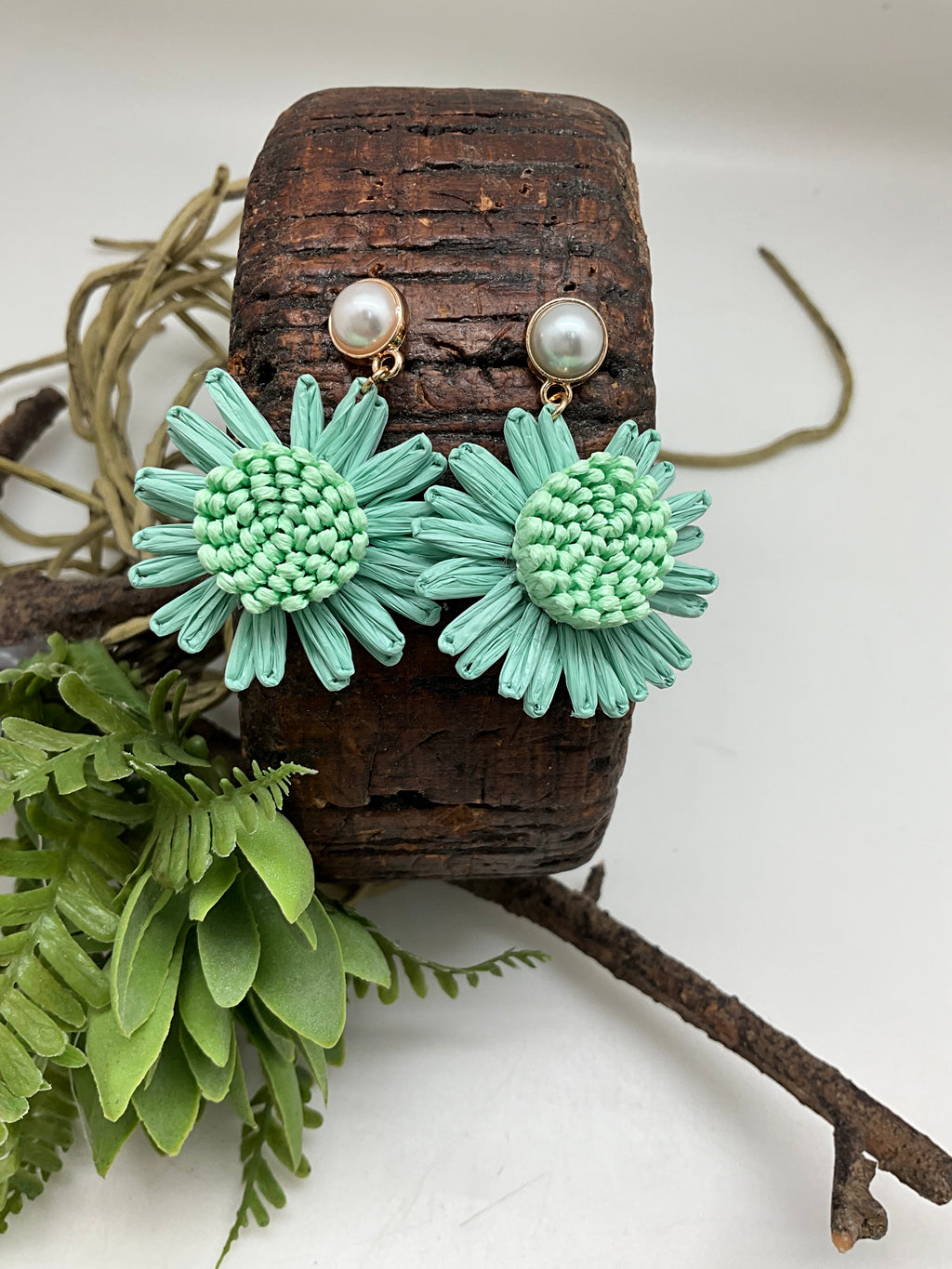 FLOWER EARRINGS WITH PEARL