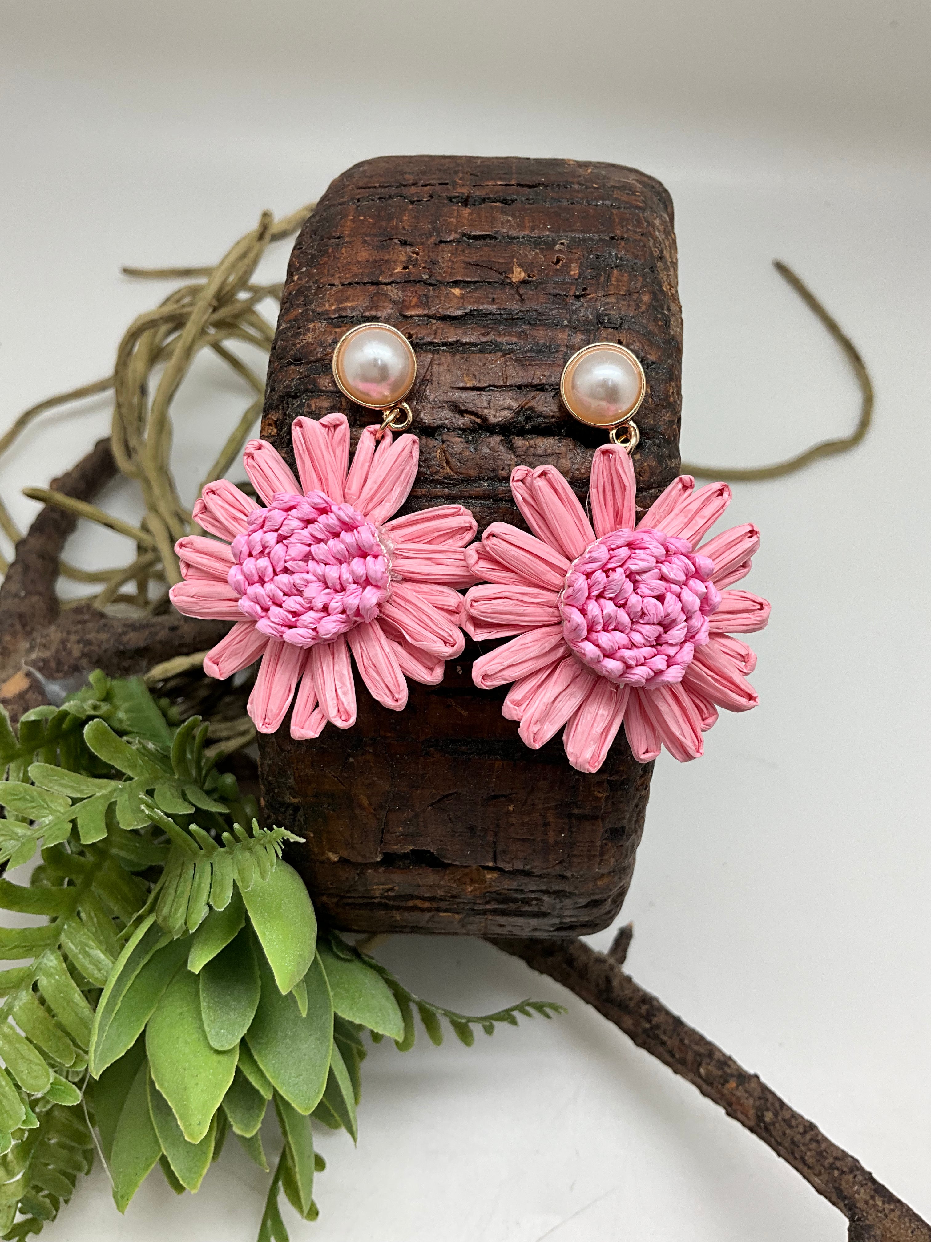 FLOWER EARRINGS WITH PEARL