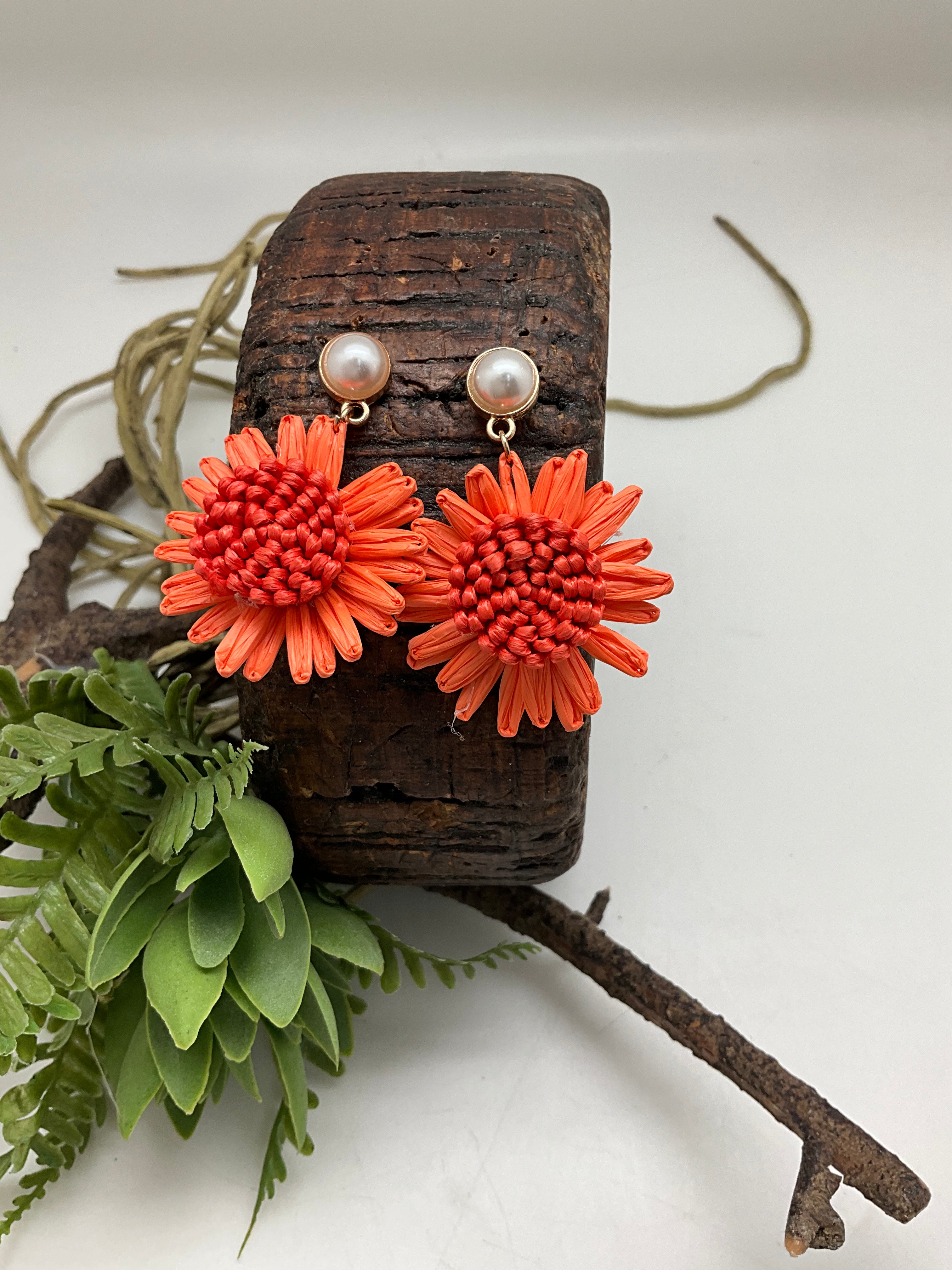 FLOWER EARRINGS WITH PEARL