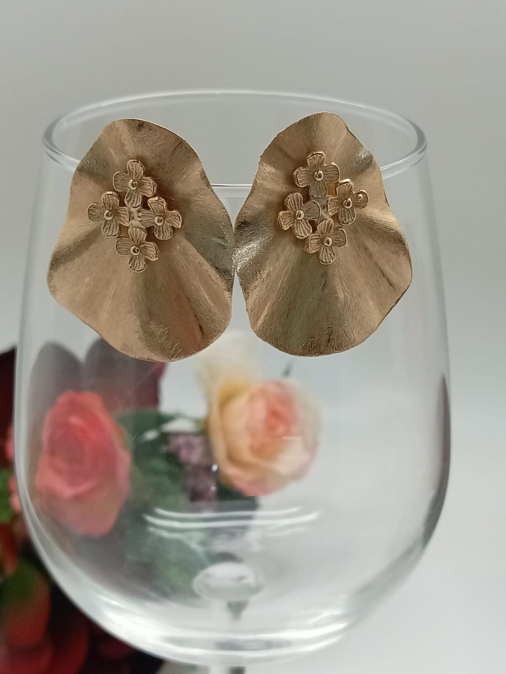 EARRING PETALO DORADO
