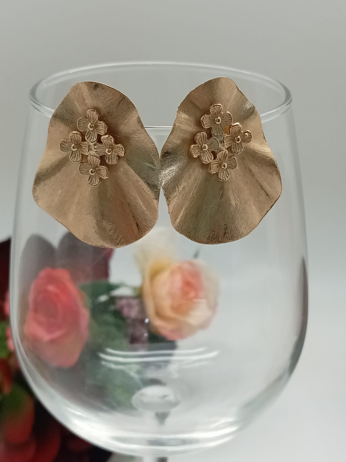 EARRING PETALO DORADO