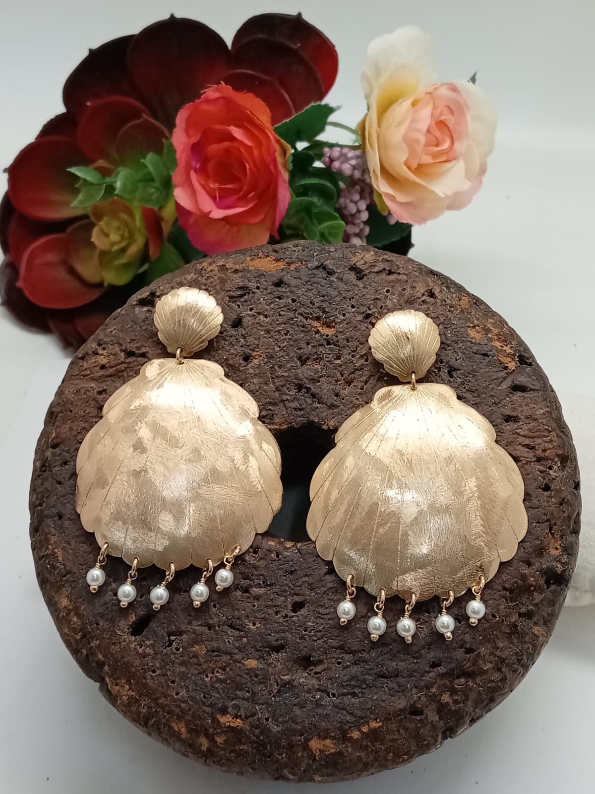EARRINGS OSTRA DORADA