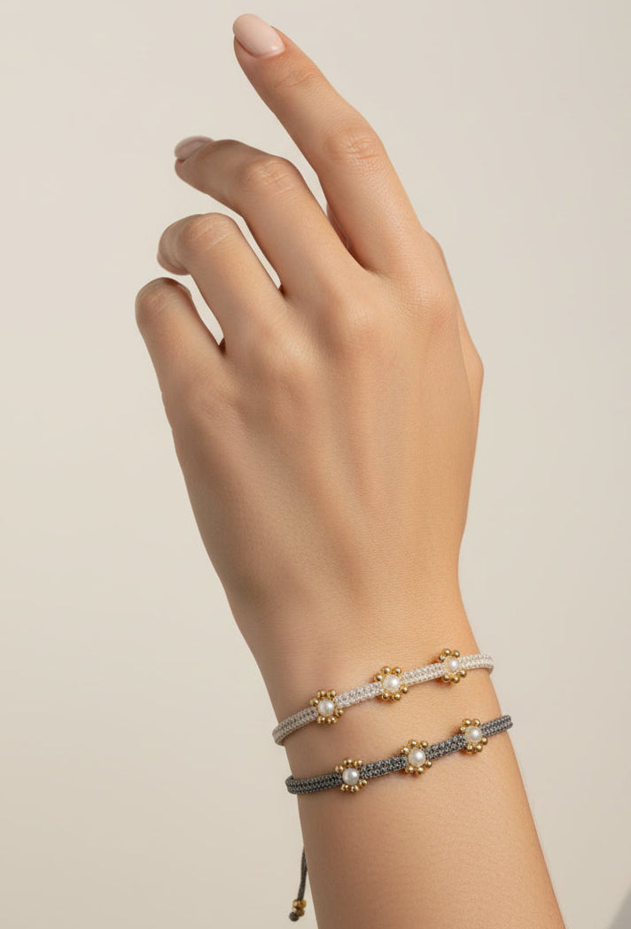 SHIMMERING FLOWER BRACELET