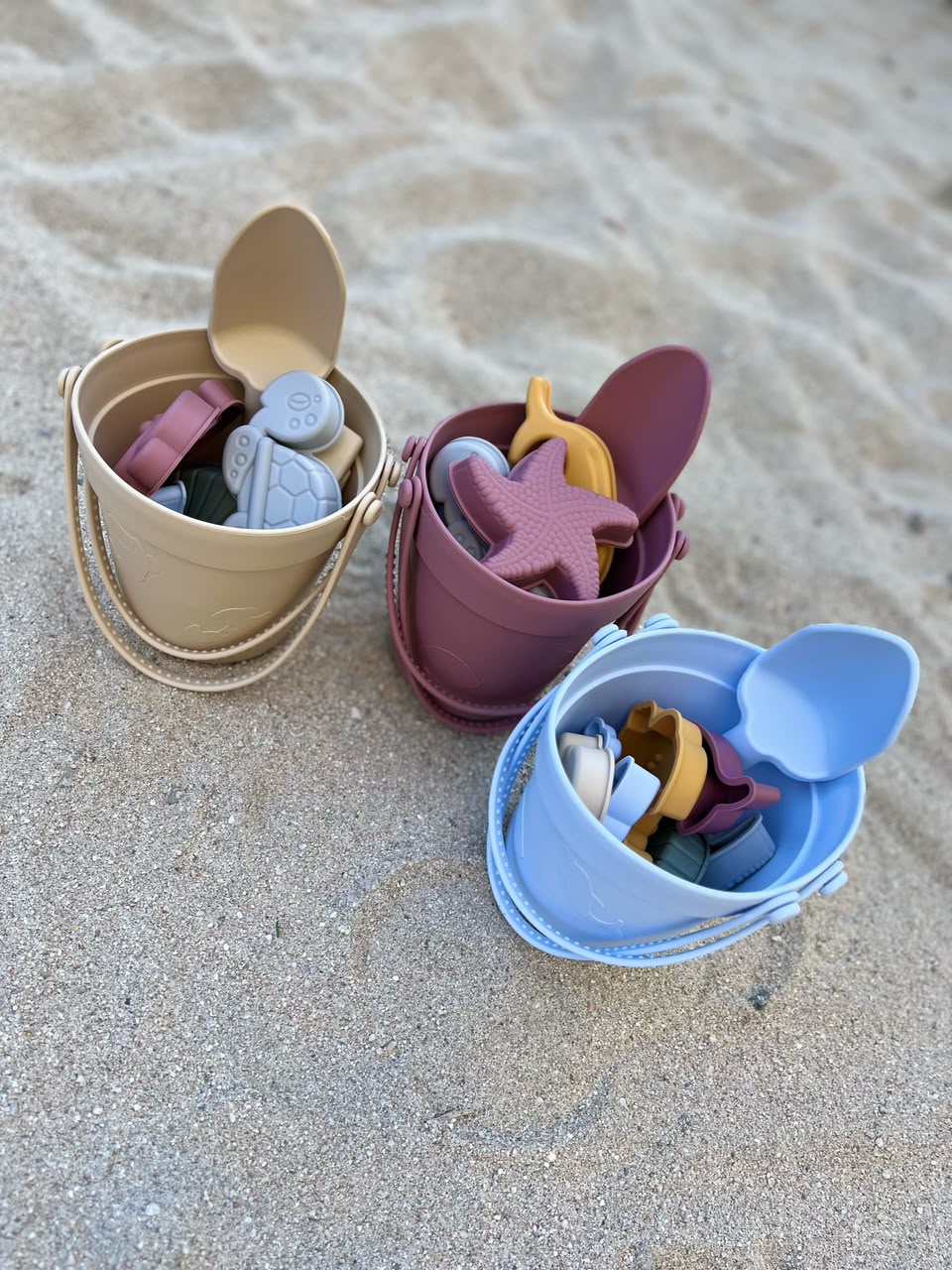 BEACH BUCKET