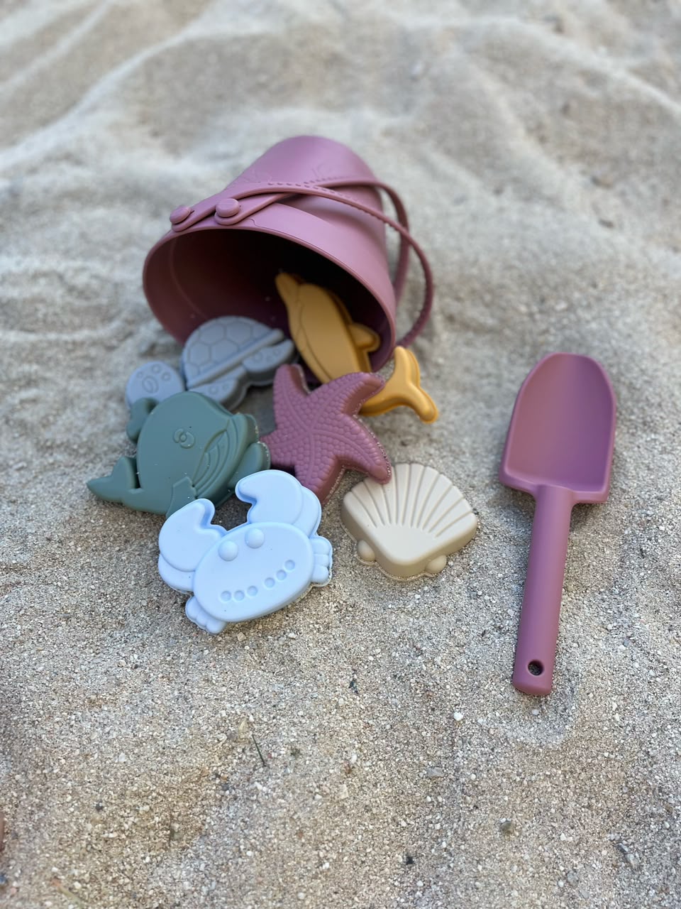 BEACH BUCKET
