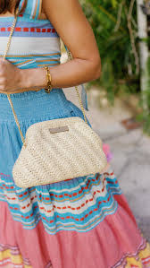 NATURAL RAFFIA CLUTCH